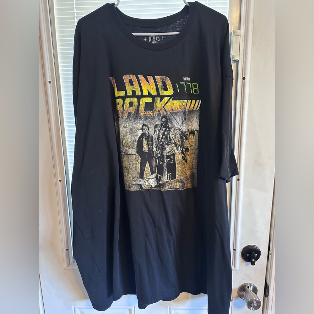 Source Unknown Black Graphic T-Shirt